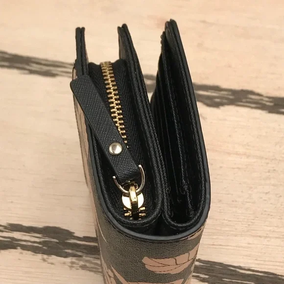 Kate Spade Laurel Way gardenia Wallet - Picture 10 of 11